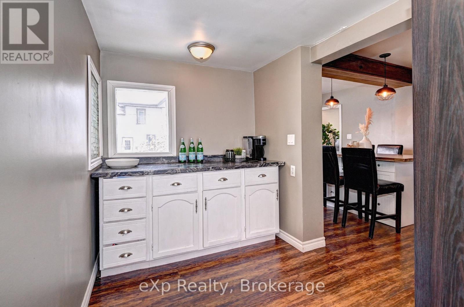 310 BARBER AVENUE N - 7