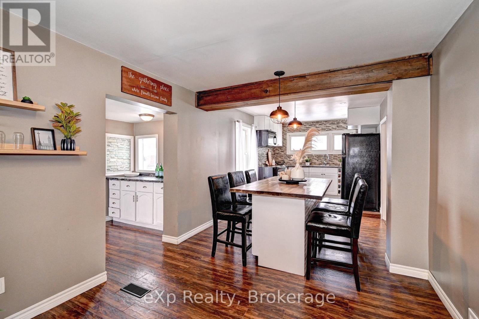 310 BARBER AVENUE N - 8