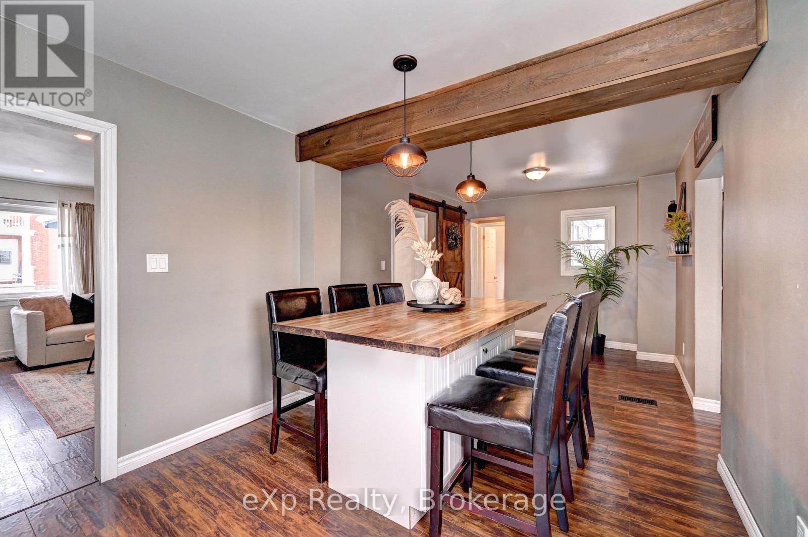 310 BARBER AVENUE N - 9