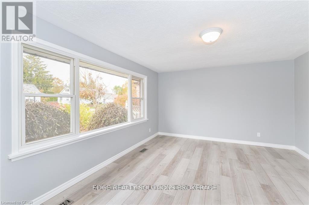 130 FORFAR STREET E - 11