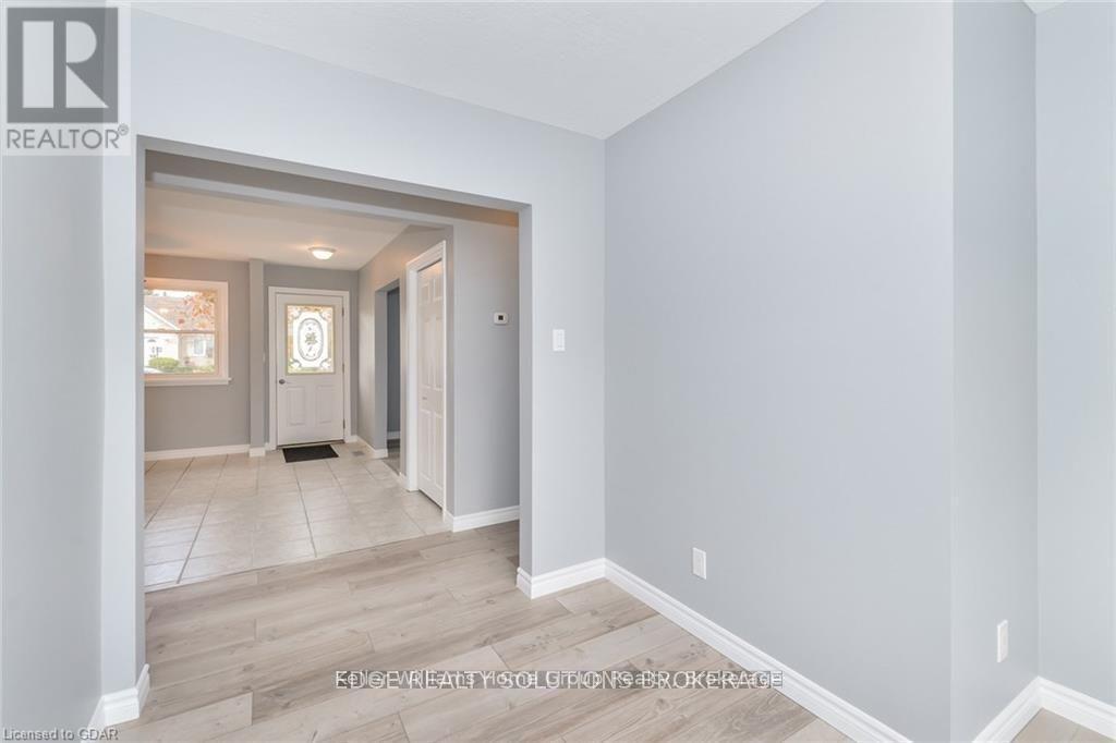 130 FORFAR STREET E - 16