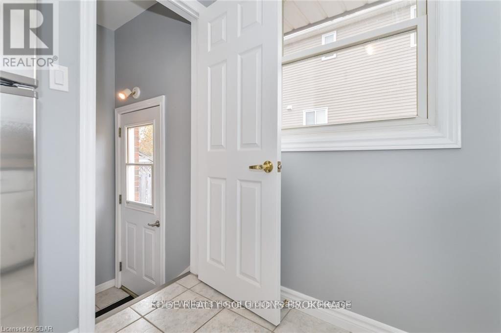 130 FORFAR STREET E - 23