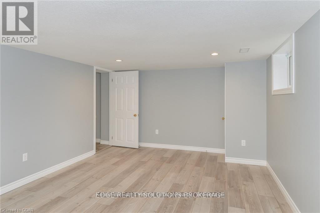 130 FORFAR STREET E - 30