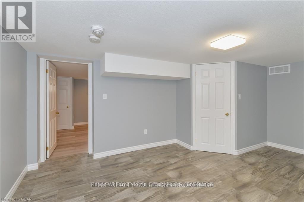 130 FORFAR STREET E - 32