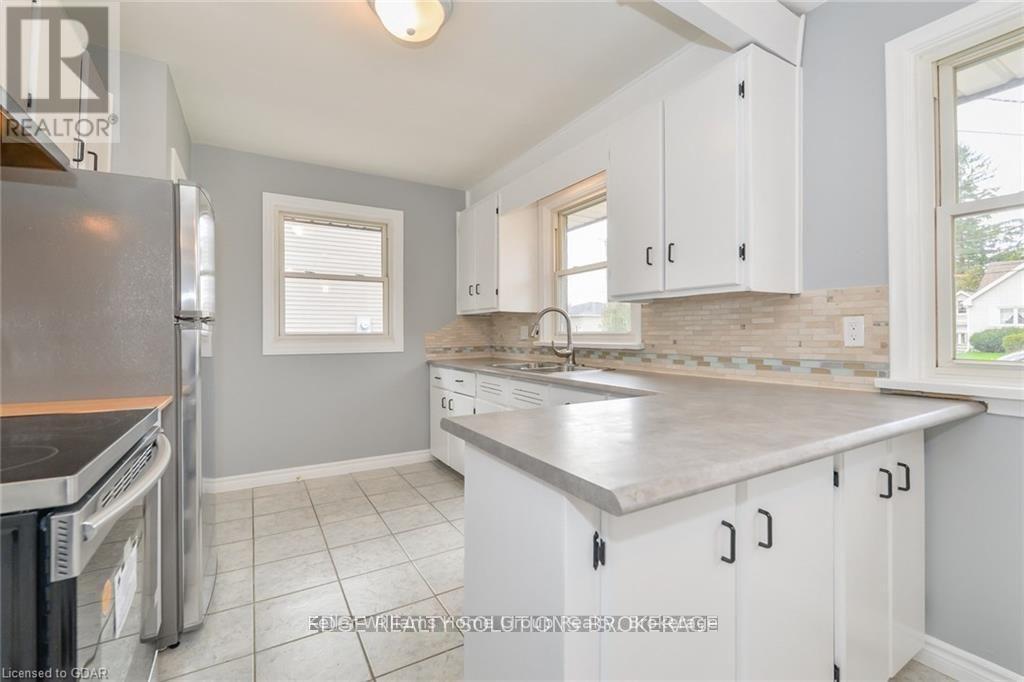 130 FORFAR STREET E - 7