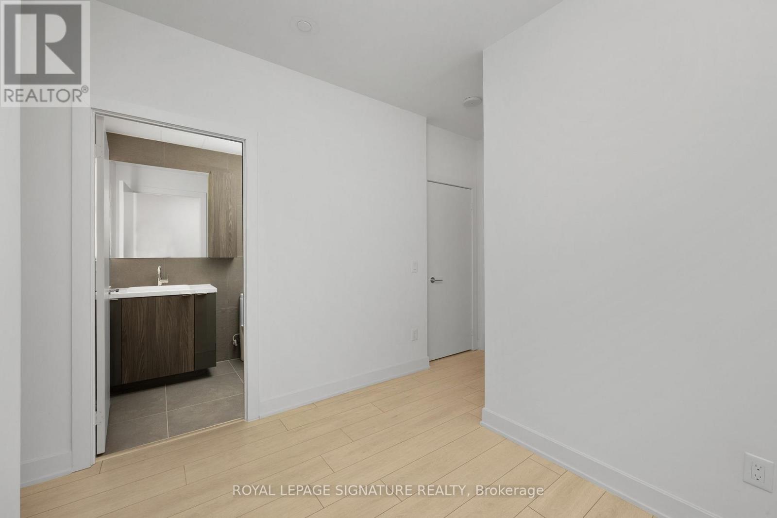 #525 15 MERCER STREET - 18