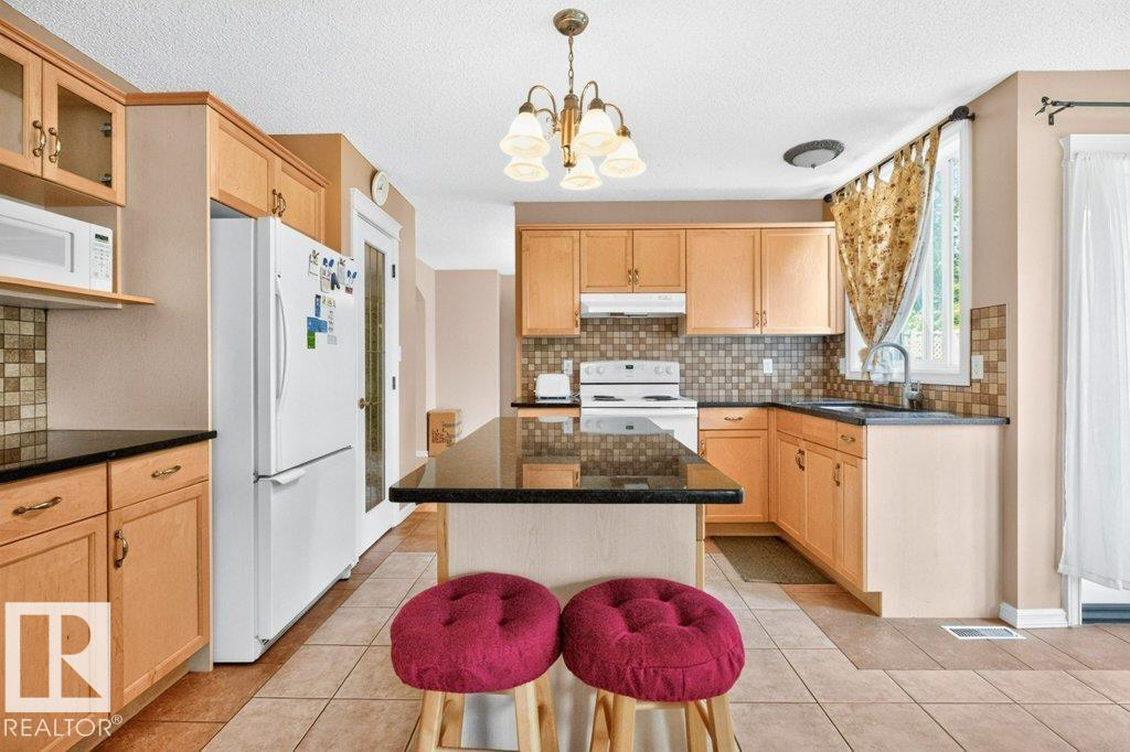 572 BYRNE CR SW - 13
