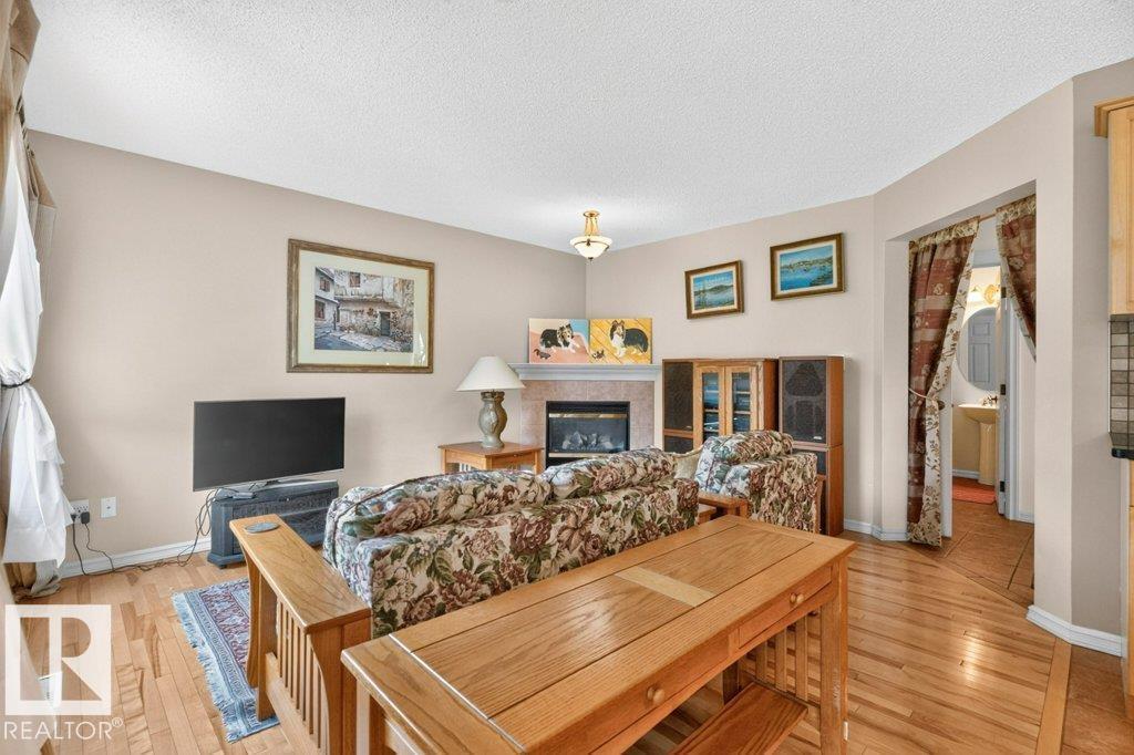 572 BYRNE CR SW - 19