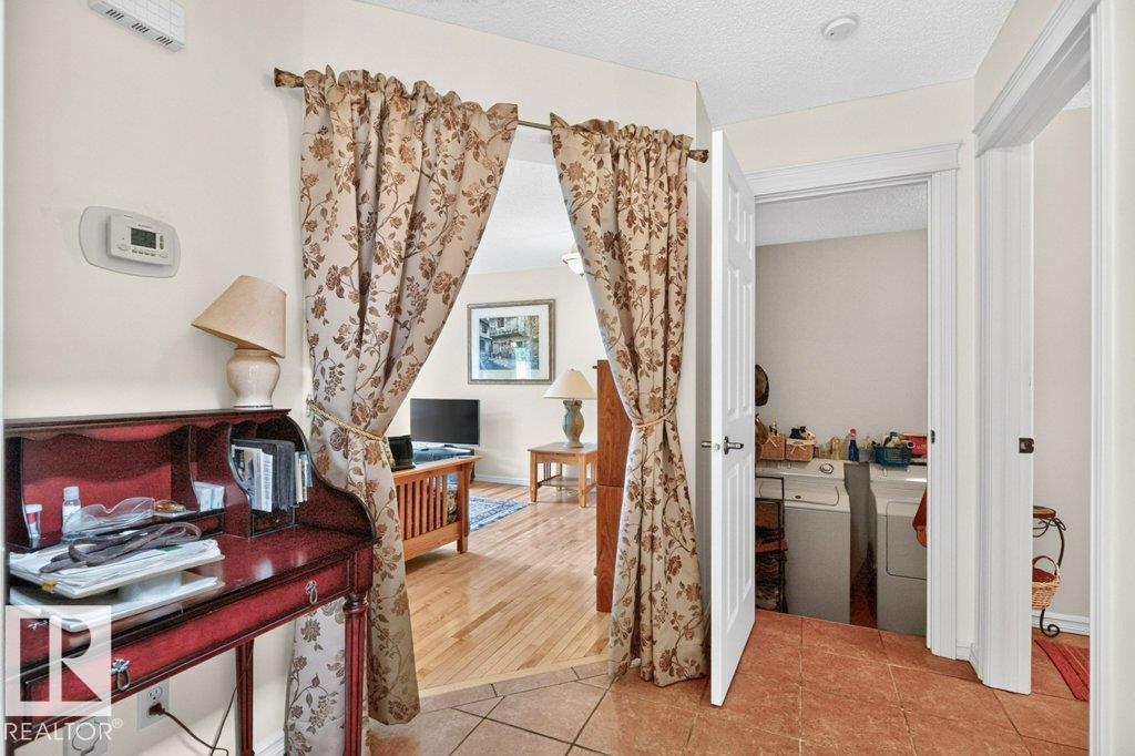 572 BYRNE CR SW - 23