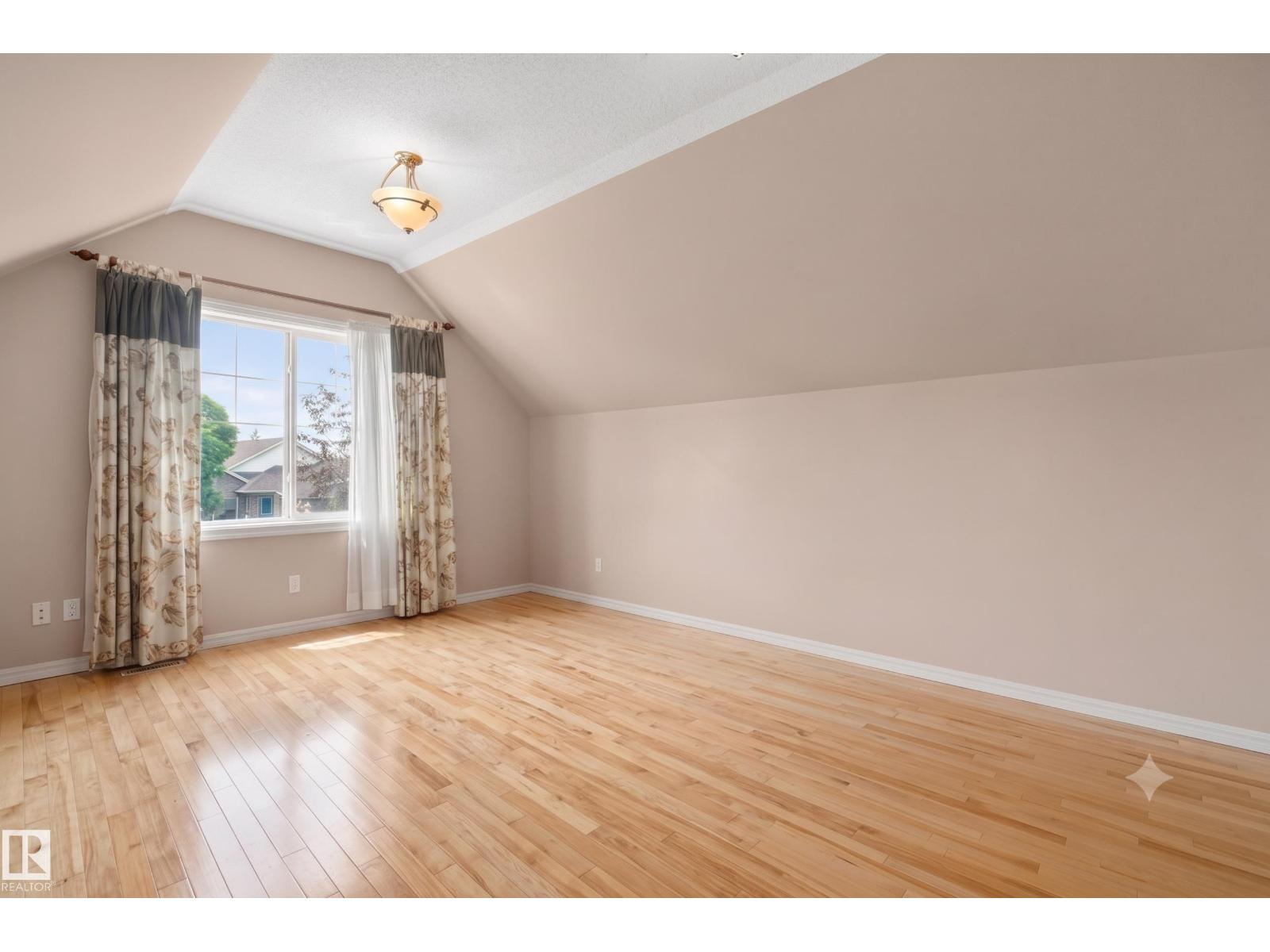 572 BYRNE CR SW - 27