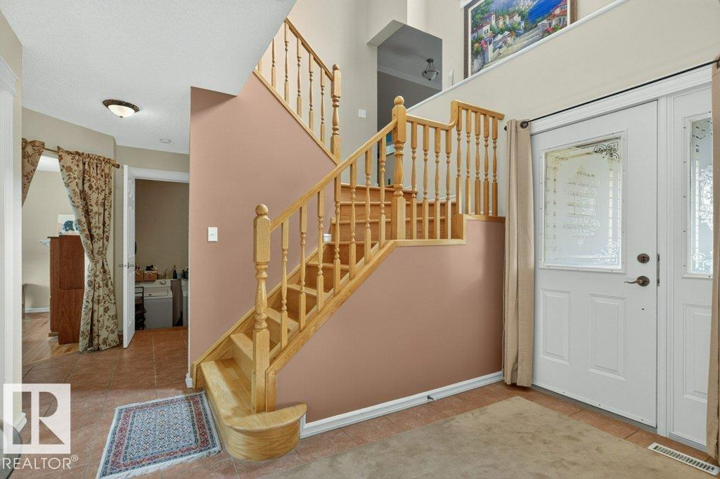572 BYRNE CR SW - 7