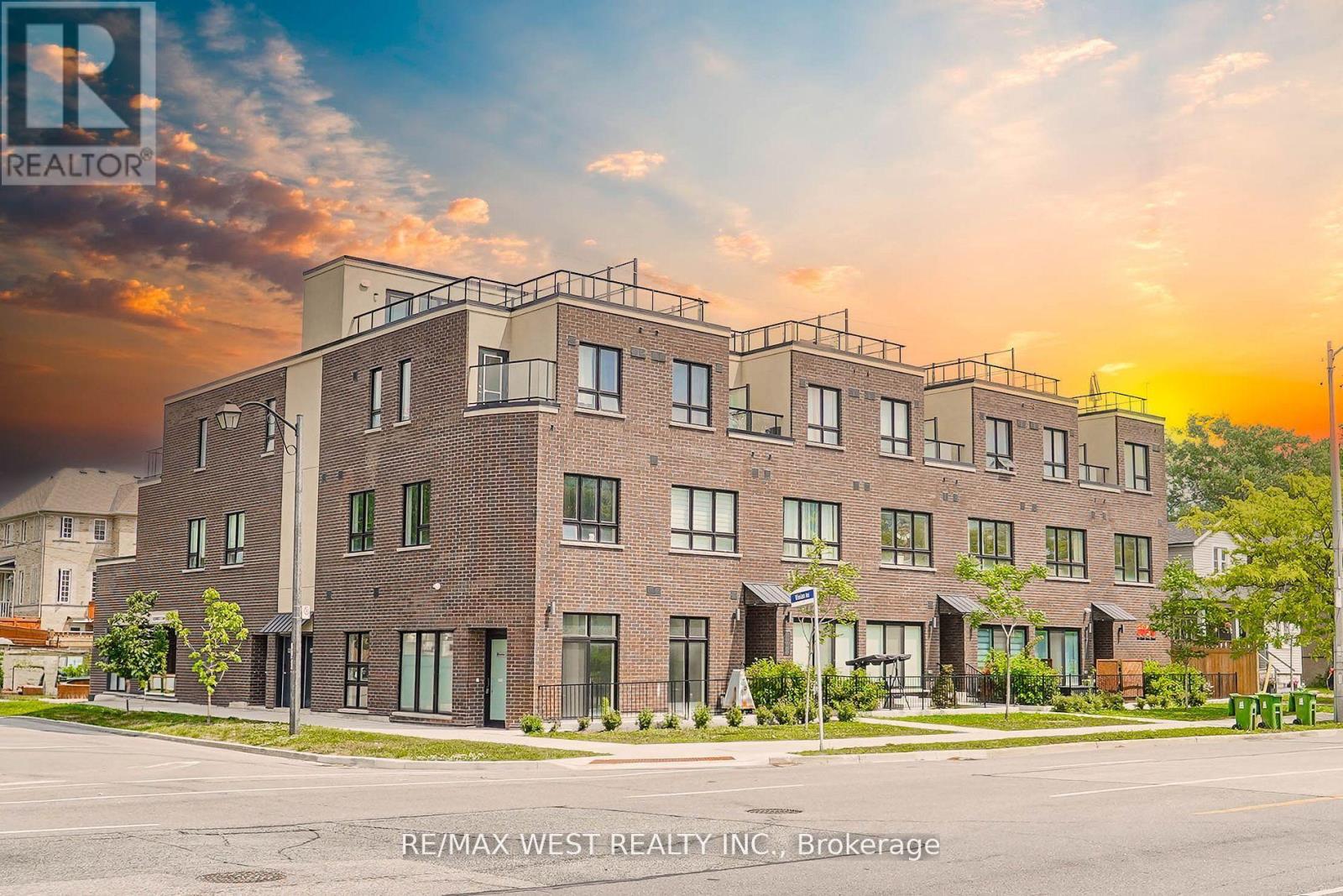 Photo of 3686 St Clair Avenue