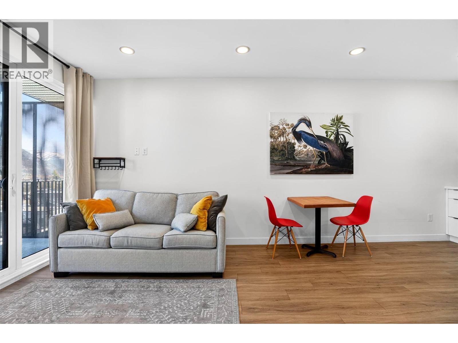 #403 514 VICTORIA Street - 17
