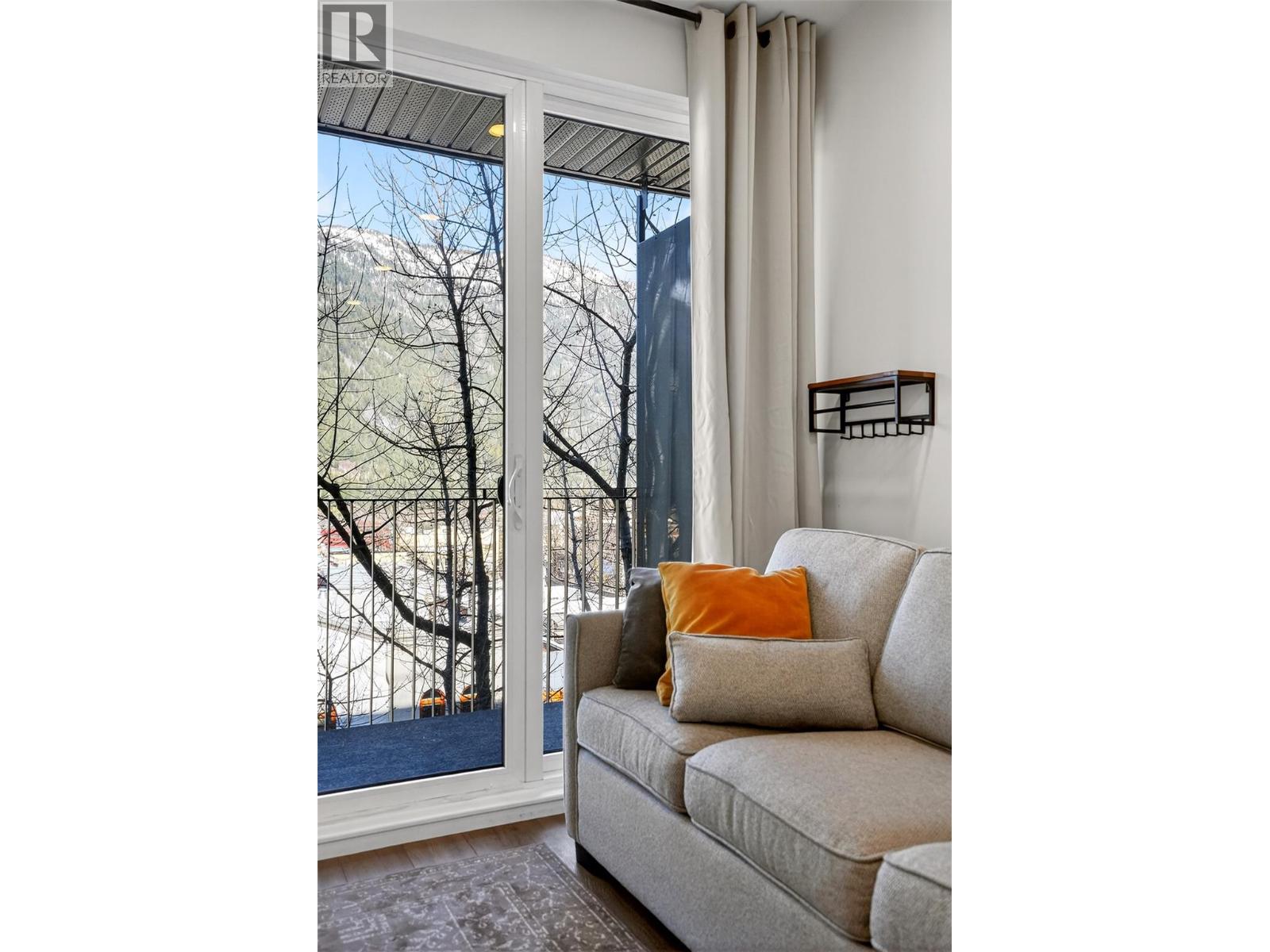 #403 514 VICTORIA Street - 18