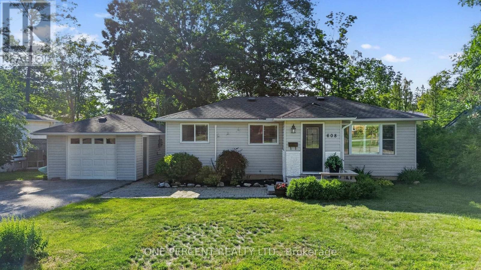 608 BROADVIEW AVENUE - 1
