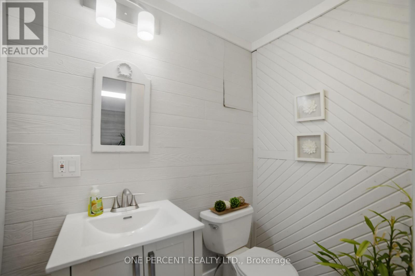 608 BROADVIEW AVENUE - 16