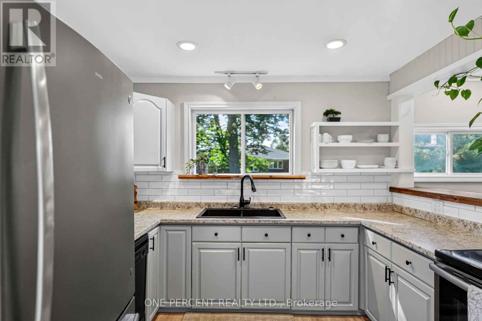 608 BROADVIEW AVENUE - 18