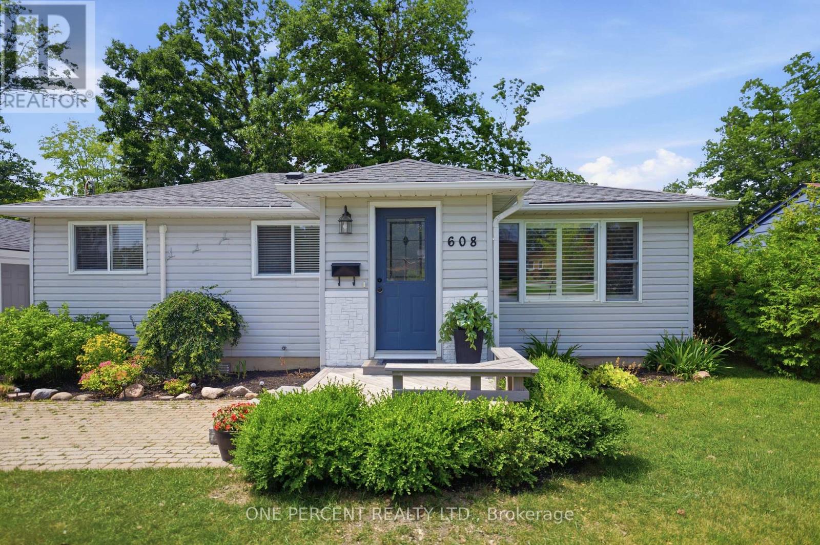 608 BROADVIEW AVENUE - 2