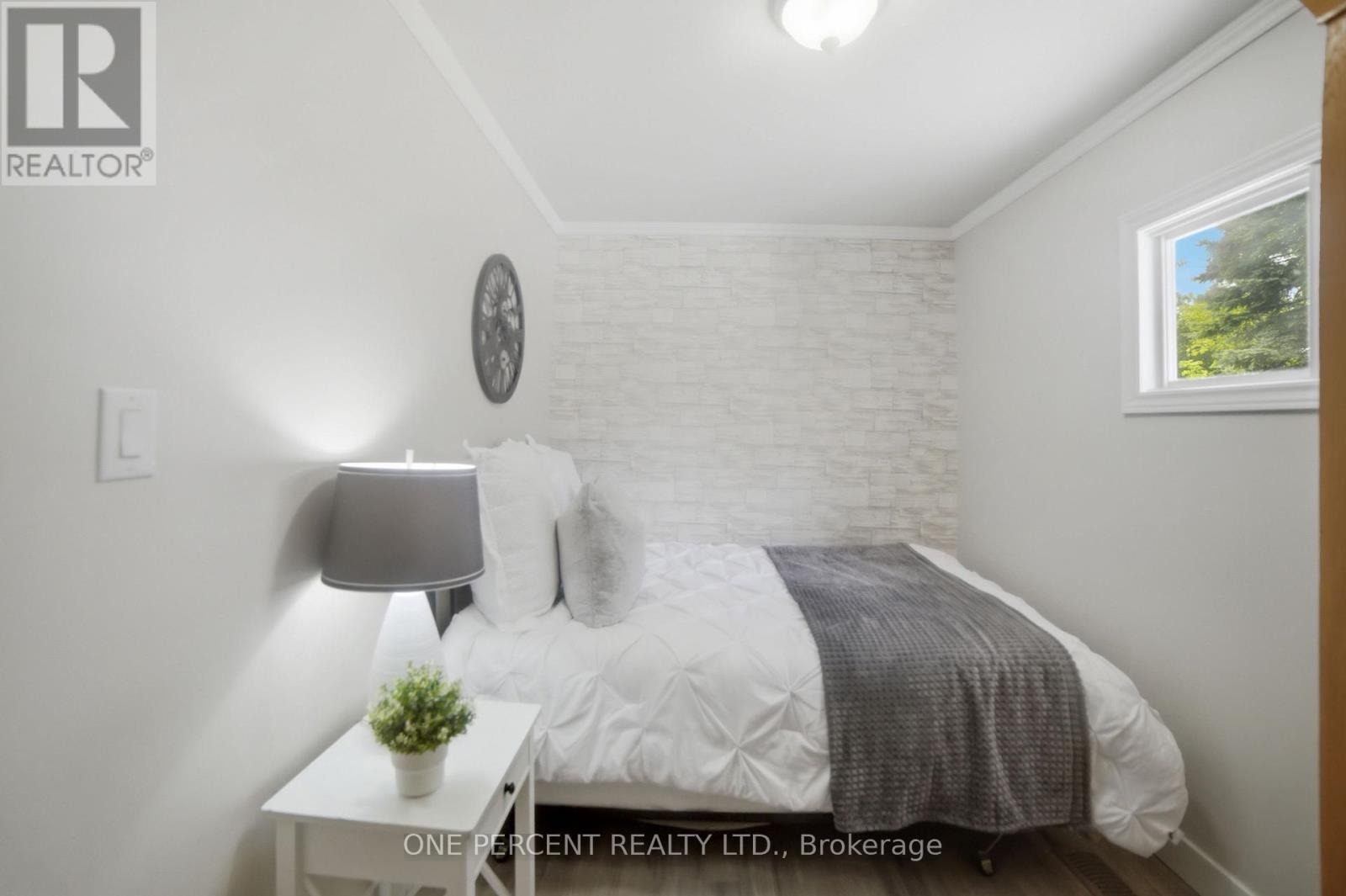 608 BROADVIEW AVENUE - 28