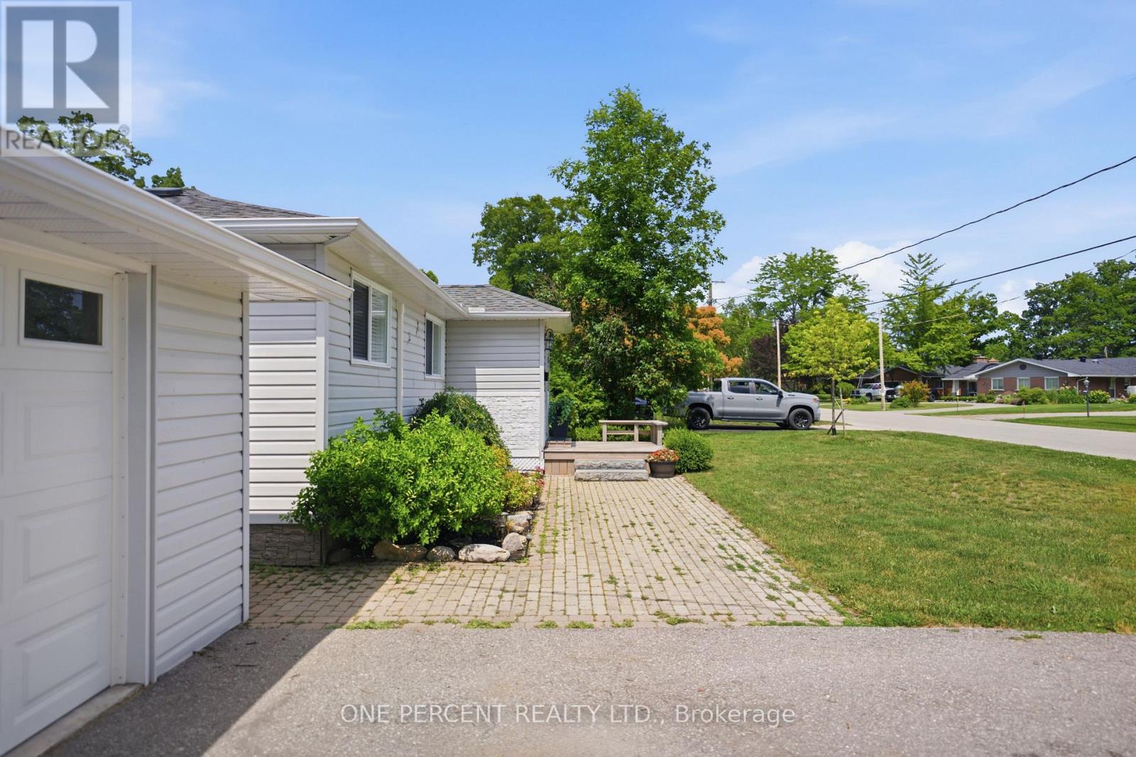 608 BROADVIEW AVENUE - 4