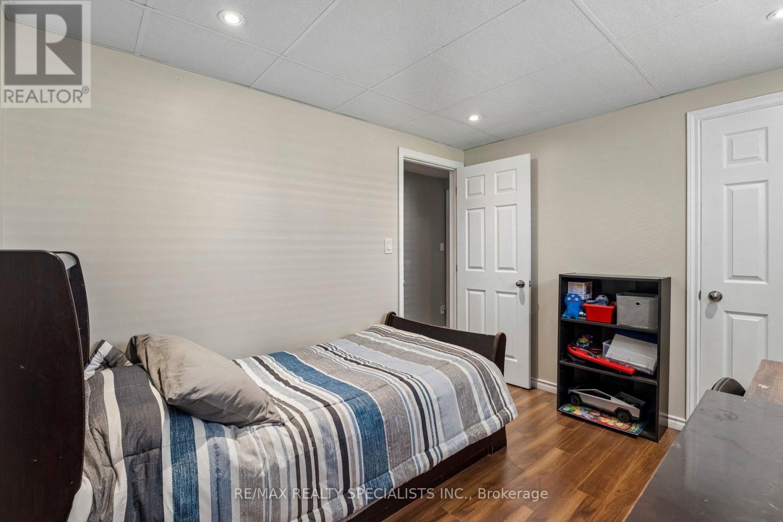 64 SMALLMAN DRIVE - 34