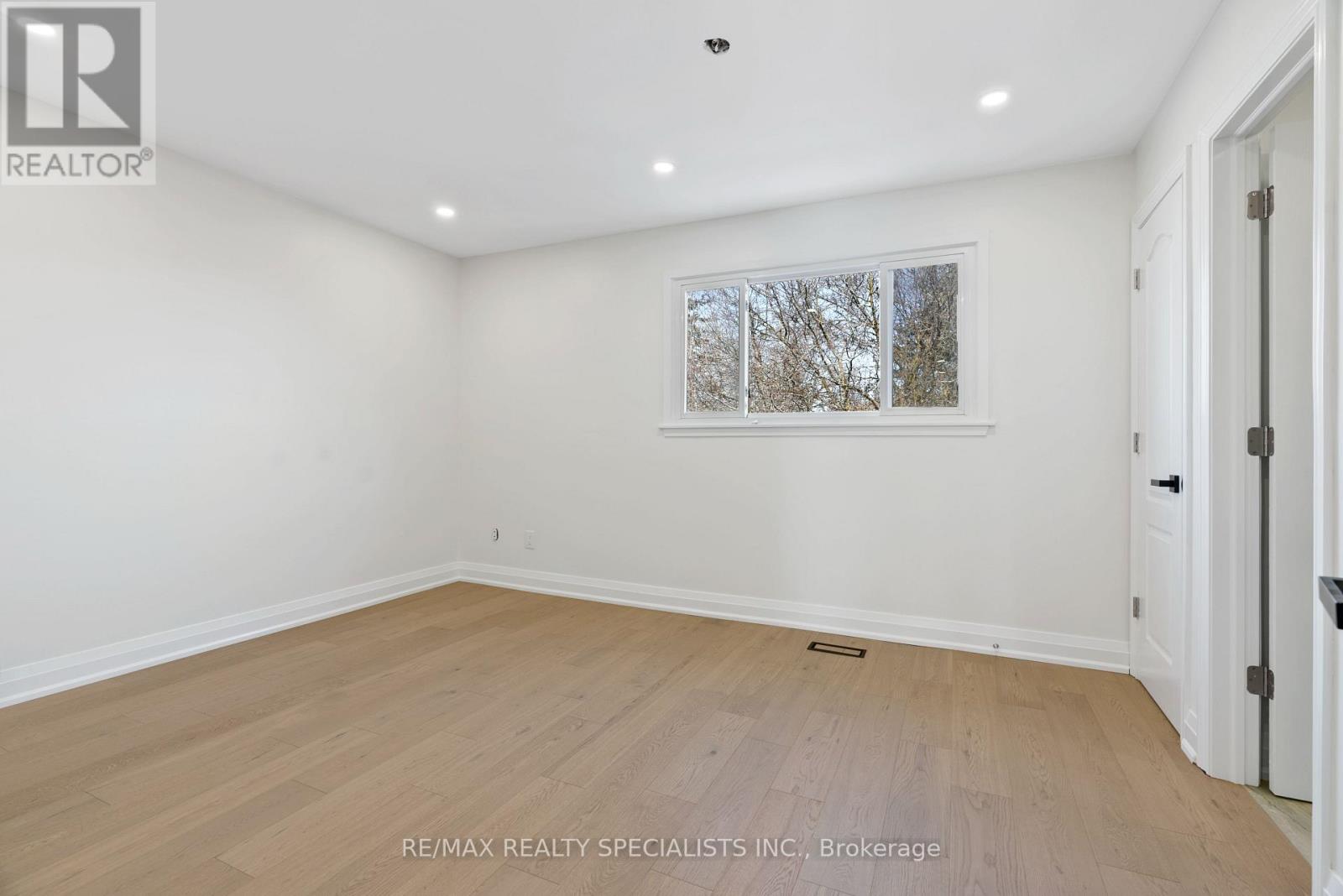 Thumbnail 17