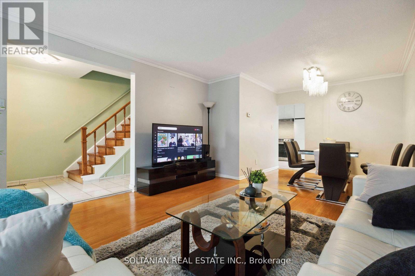 102 ELNATHAN CRESCENT - 7