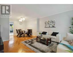 Kitchen - 102 Elnathan Crescent, Toronto, ON M9L2G1 Photo 6