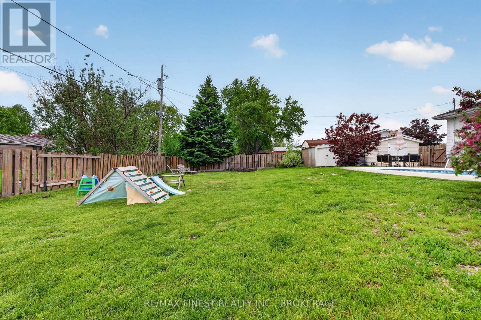 14 CHESTERFIELD DRIVE - 40