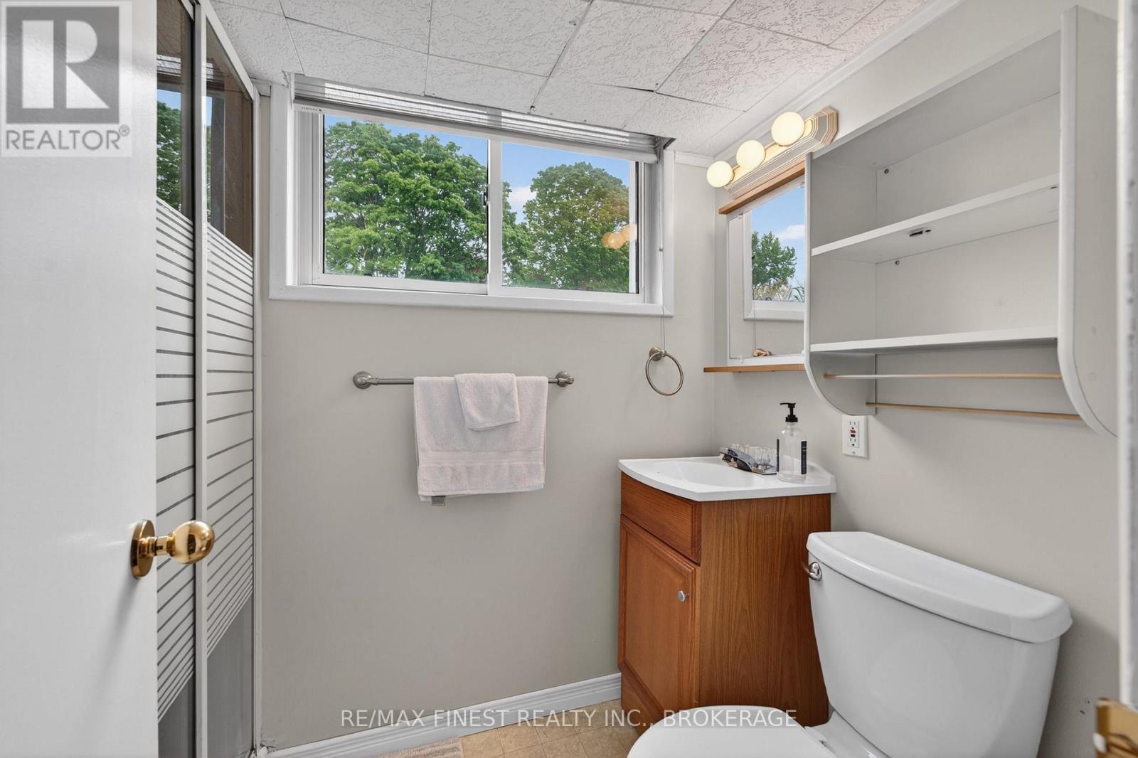 14 CHESTERFIELD DRIVE - 35