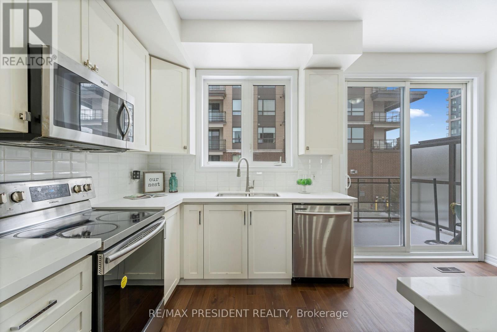 6 WATERVIEW LANE - 13