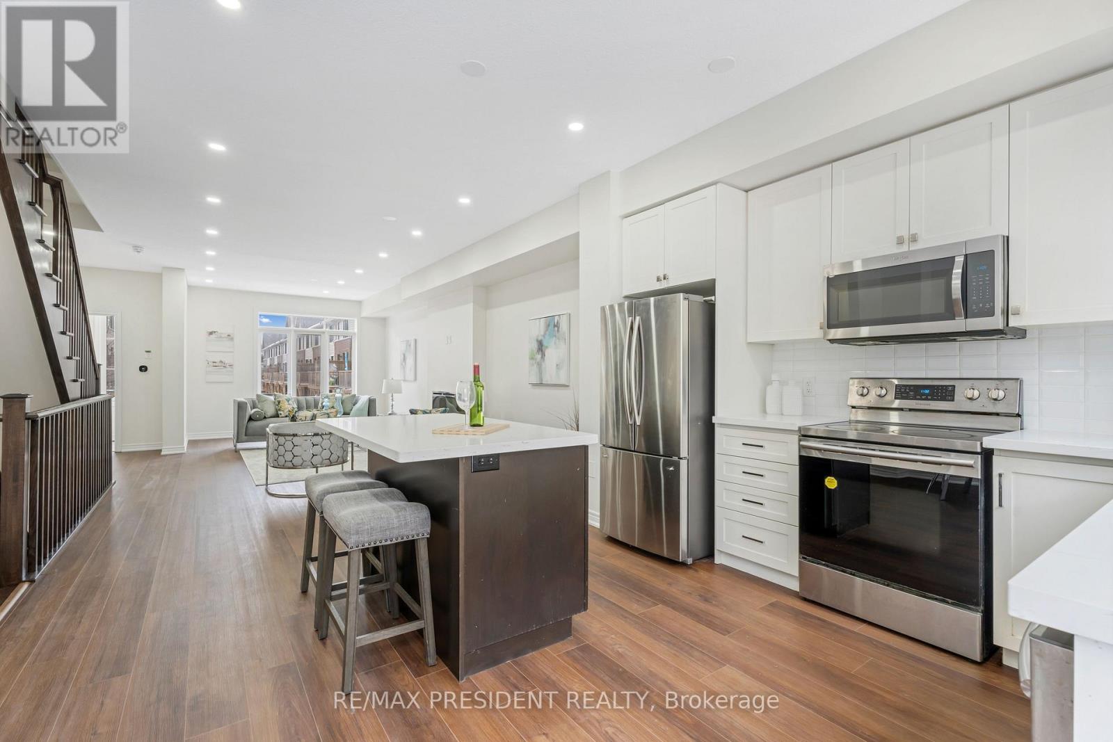 6 WATERVIEW LANE - 12