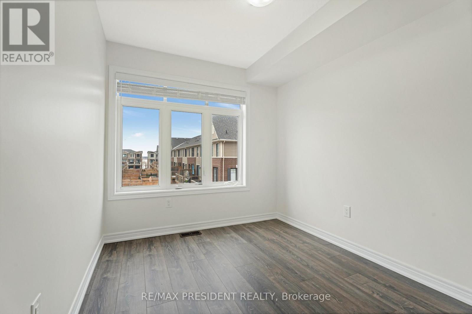 6 WATERVIEW LANE - 25
