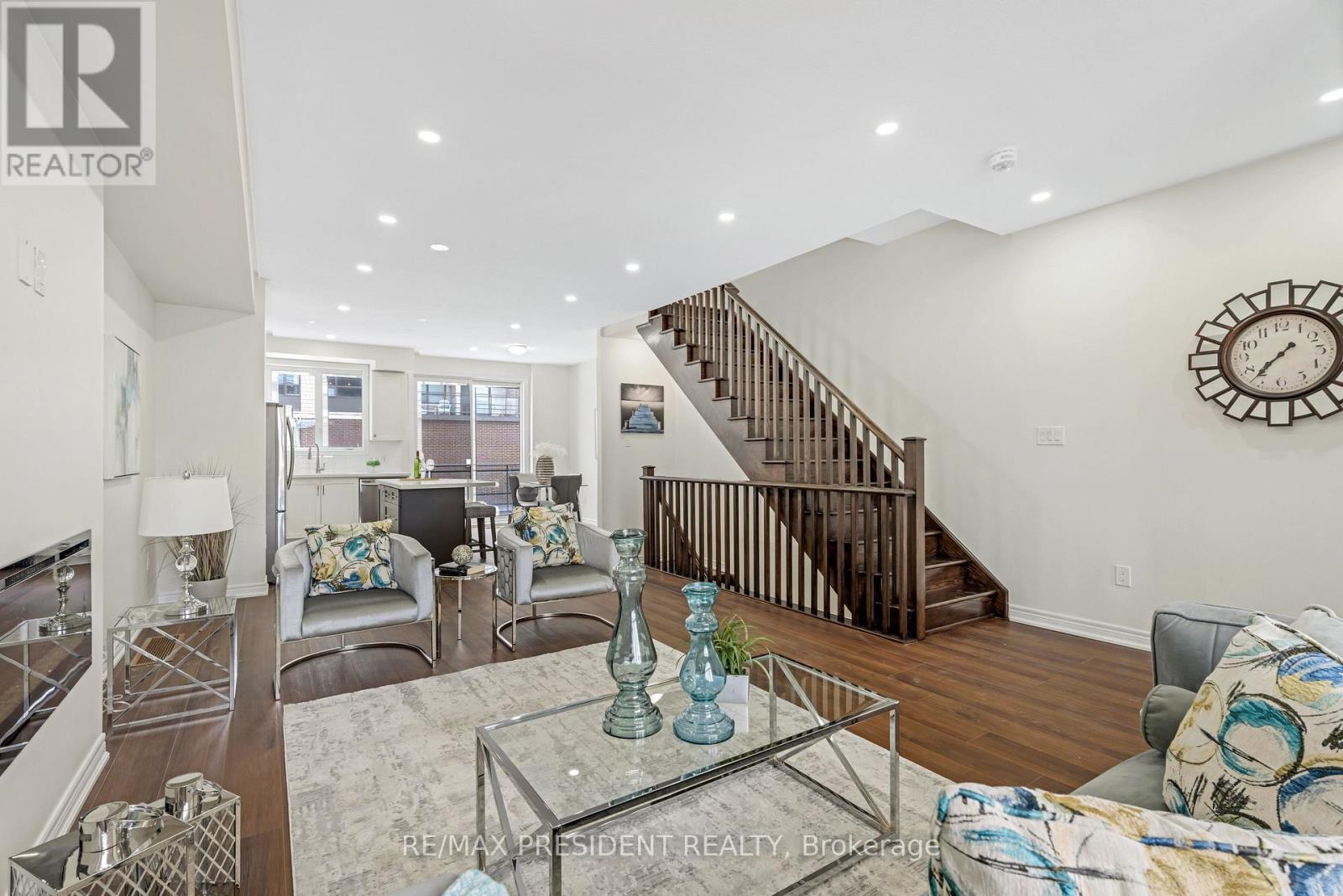 6 WATERVIEW LANE - 9