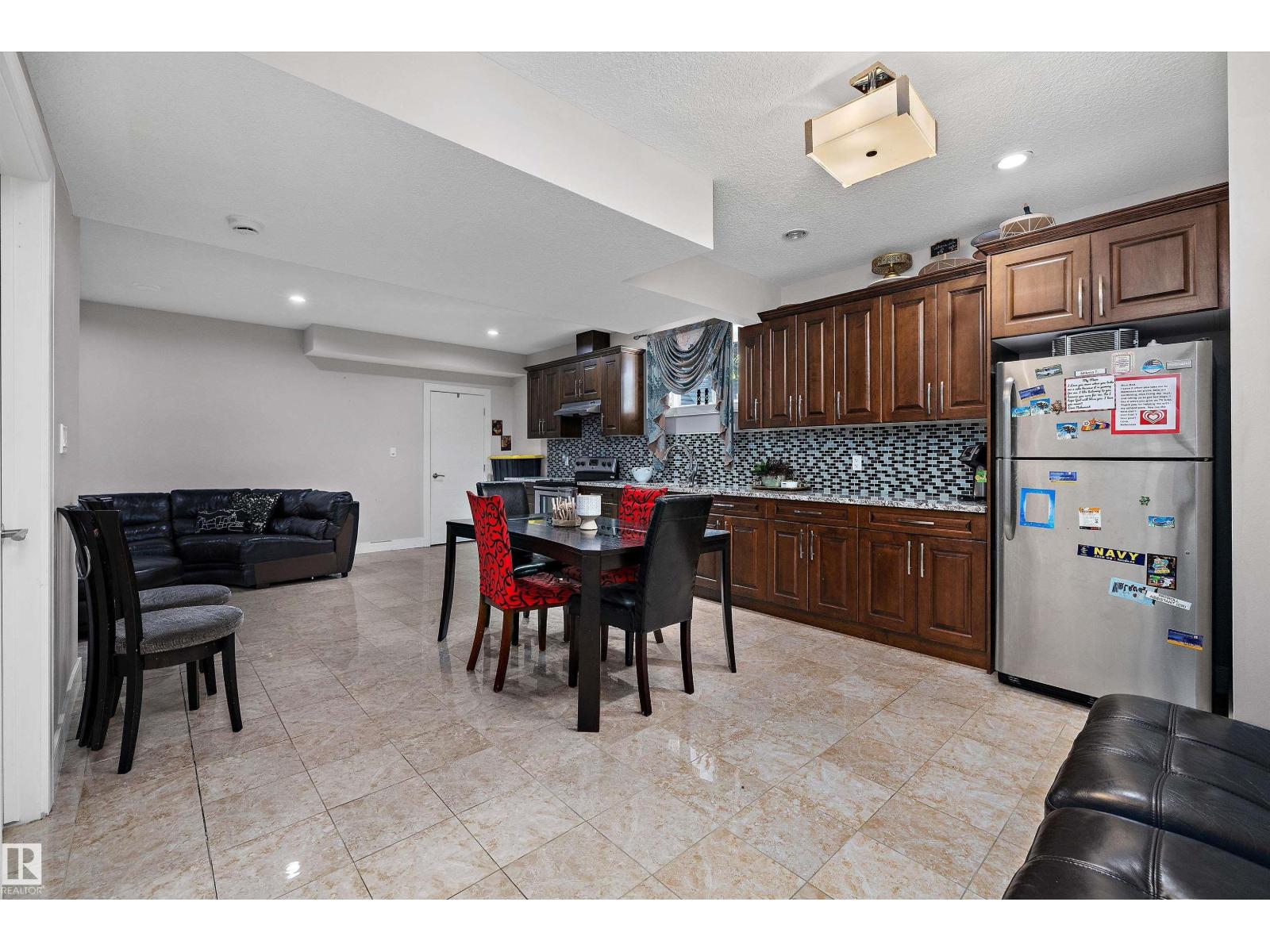 16742 61 ST NW - 48