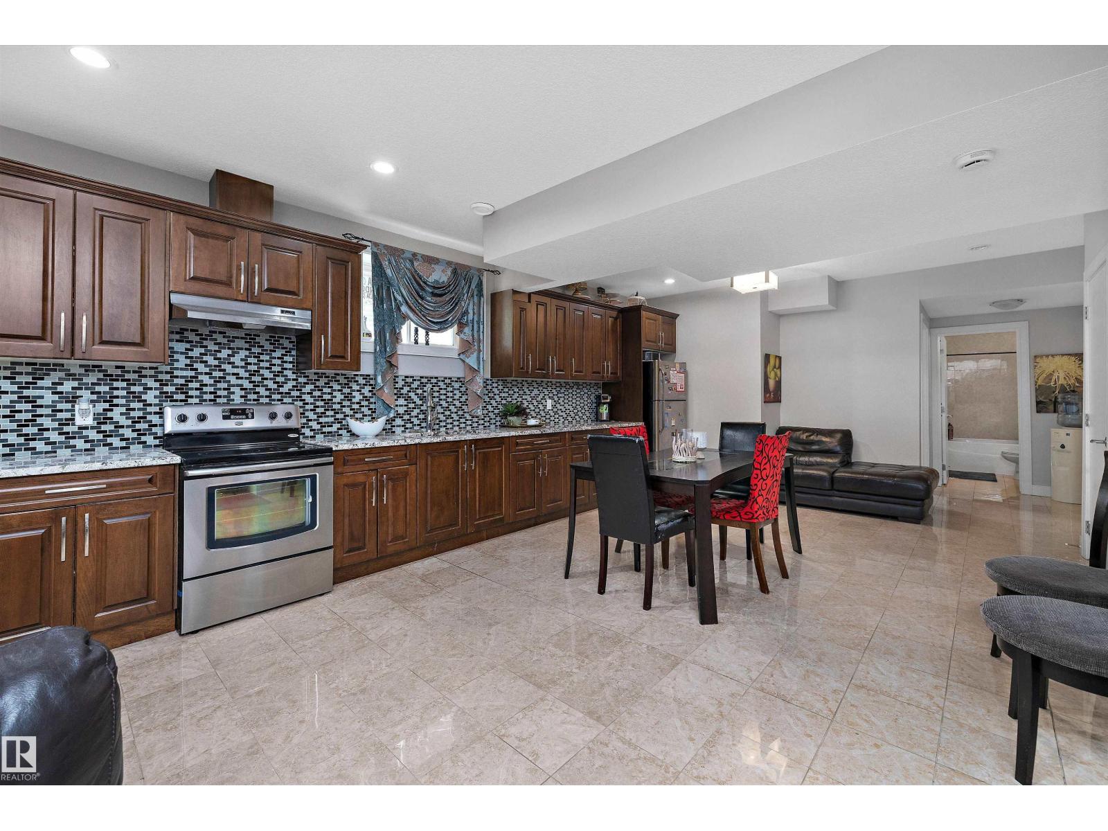 16742 61 ST NW - 49