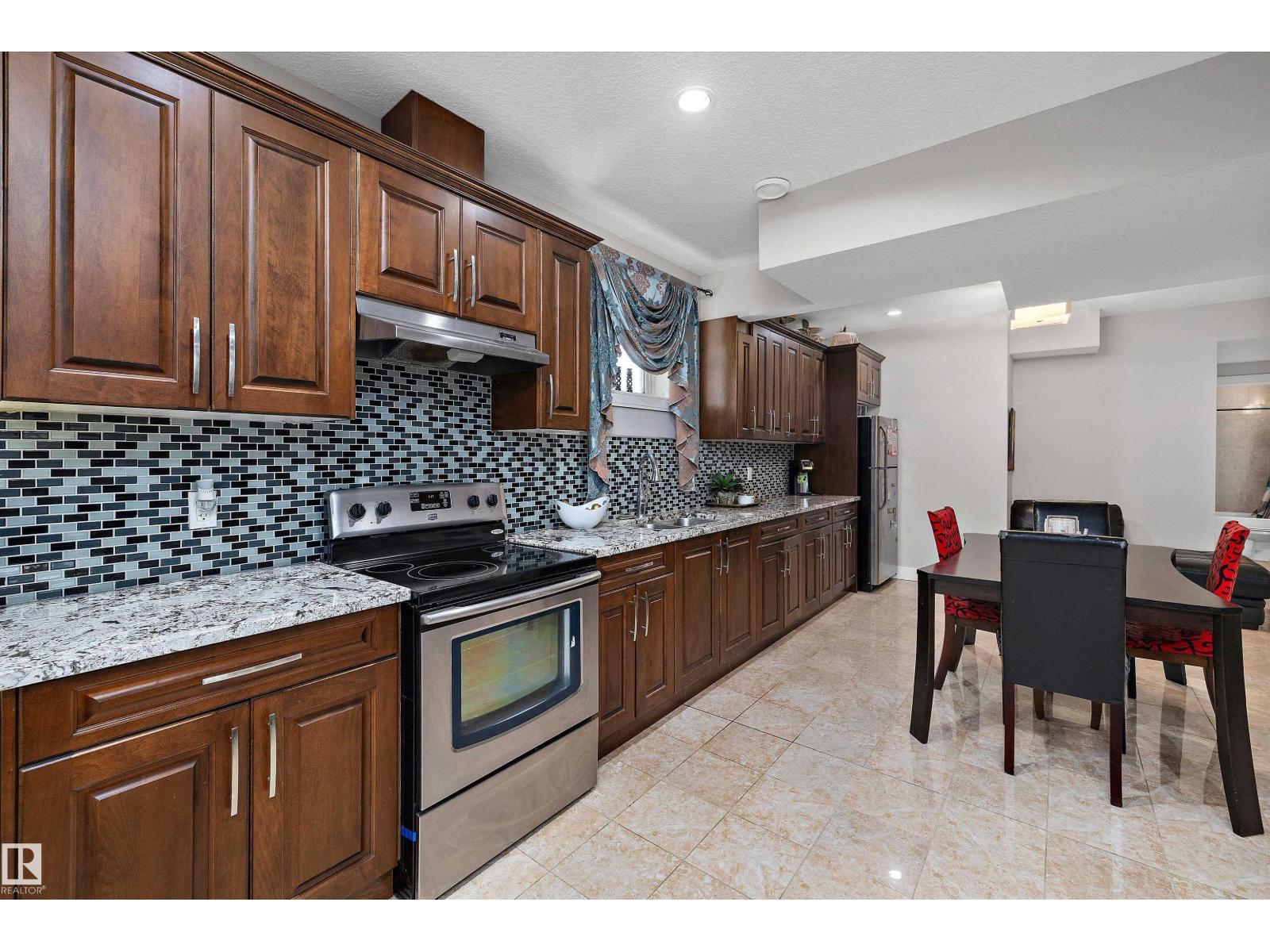 16742 61 ST NW - 51