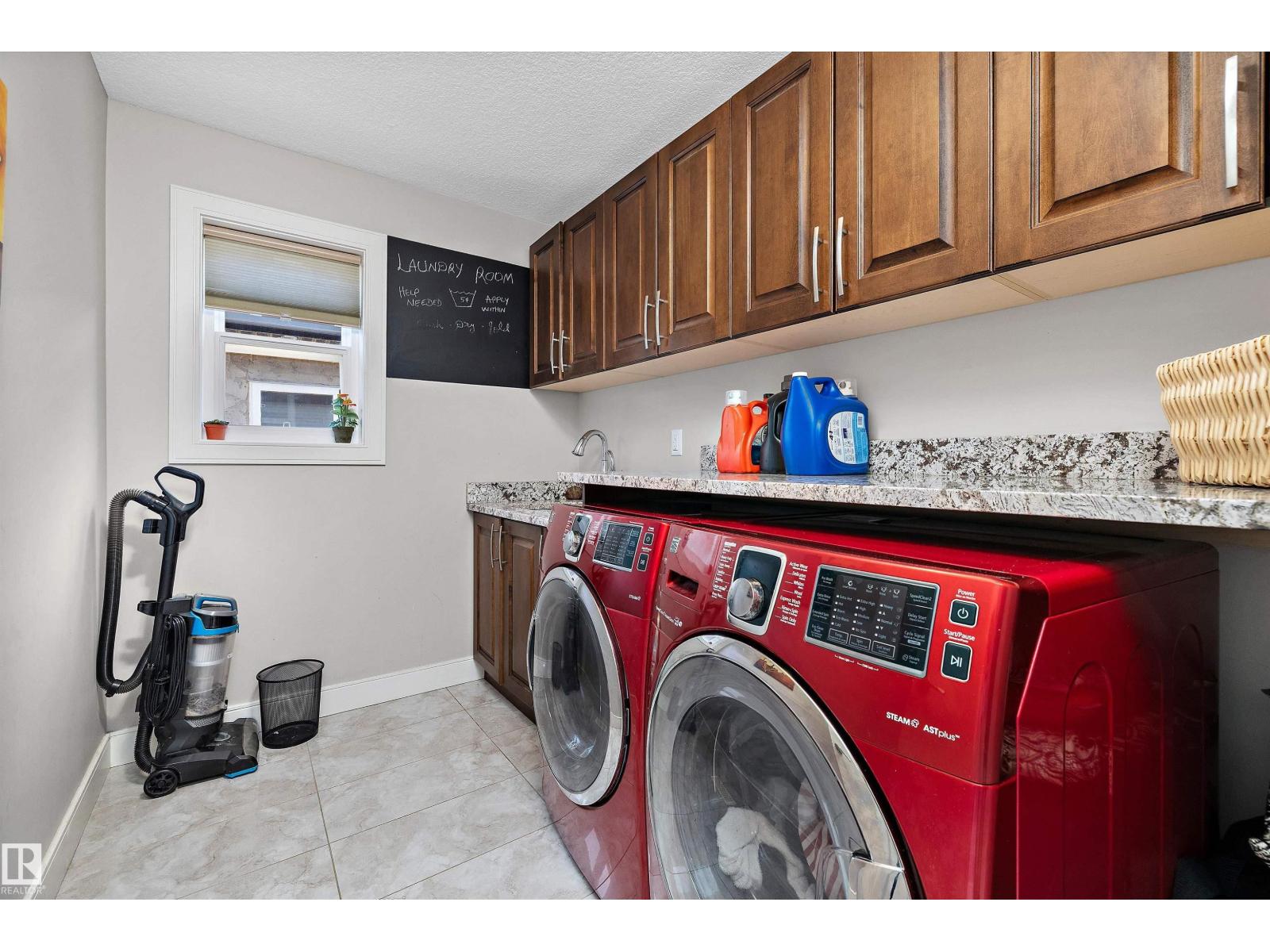 16742 61 ST NW - 61
