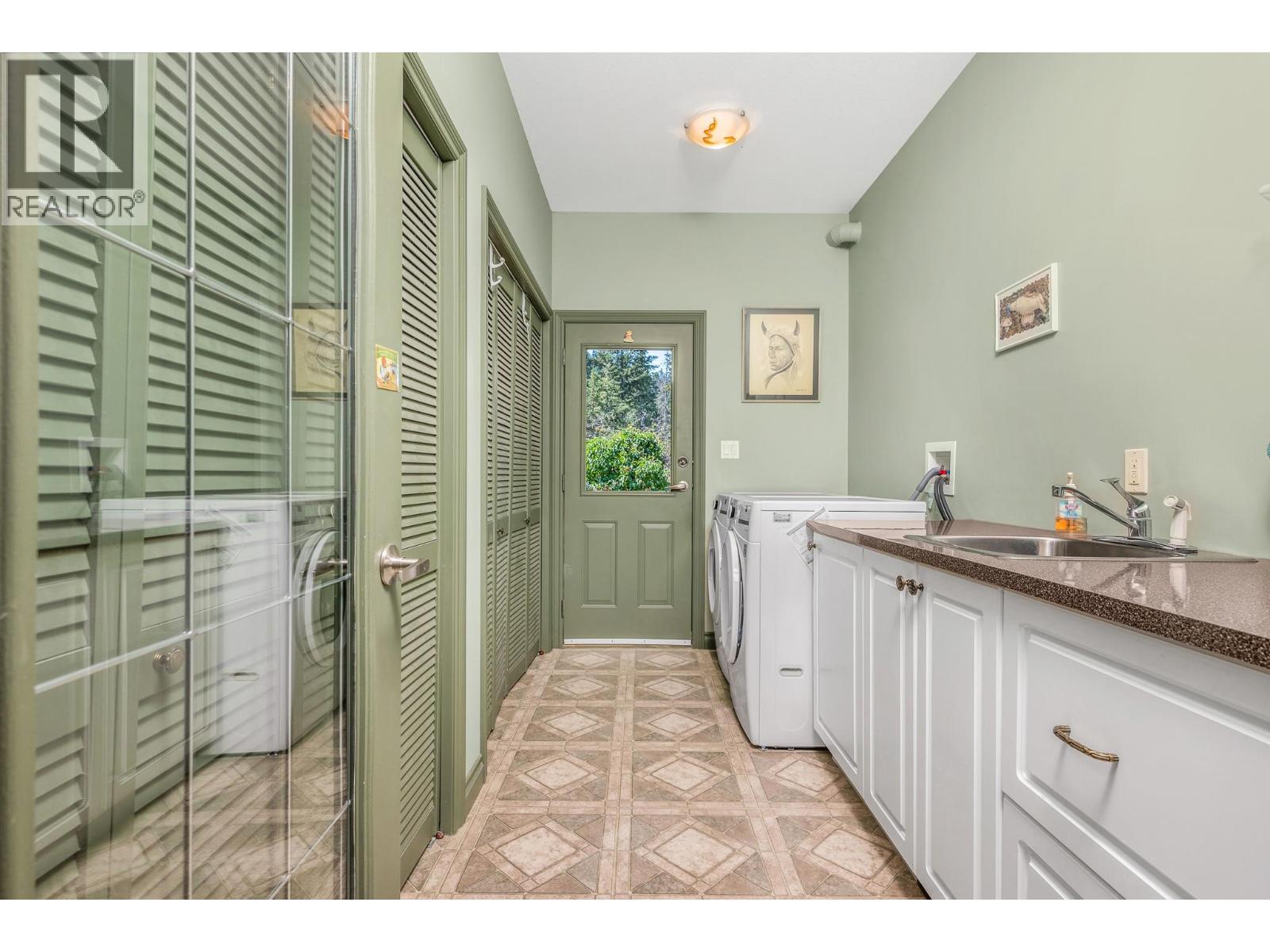 9265 Kokanee Road - 30