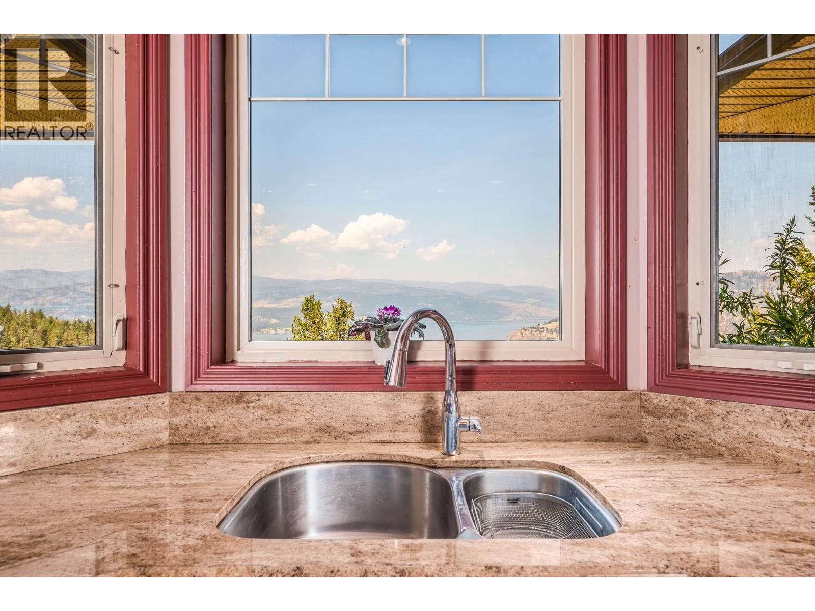 9265 Kokanee Road - 10