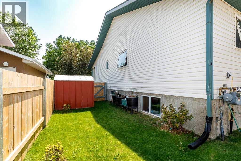 4646 52 Avenue — photo 36