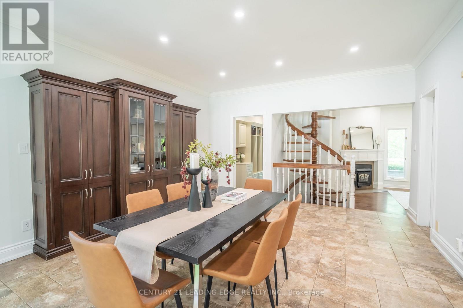 6 STONEGATE STREET - 13