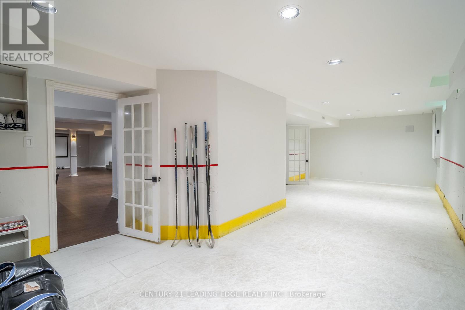 6 STONEGATE STREET - 42