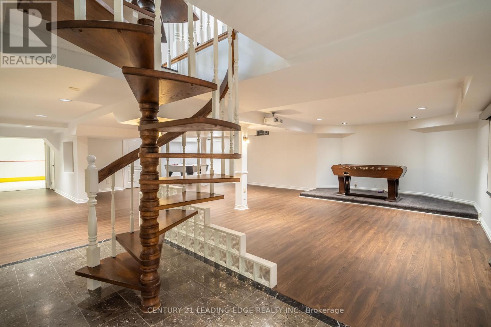 6 STONEGATE STREET - 40