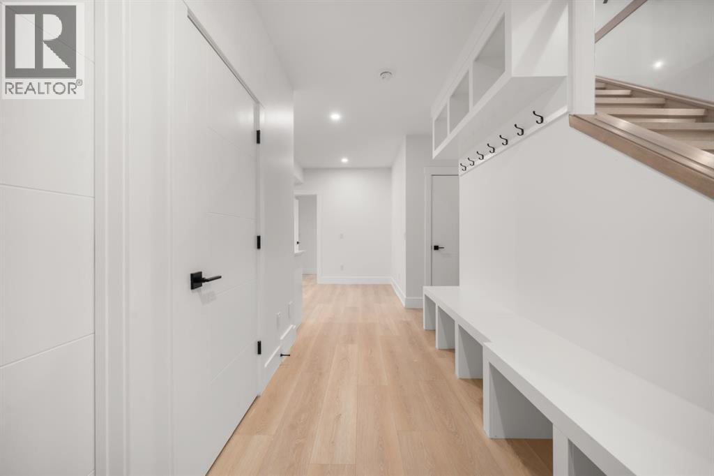 1907 28 Avenue SW - 18