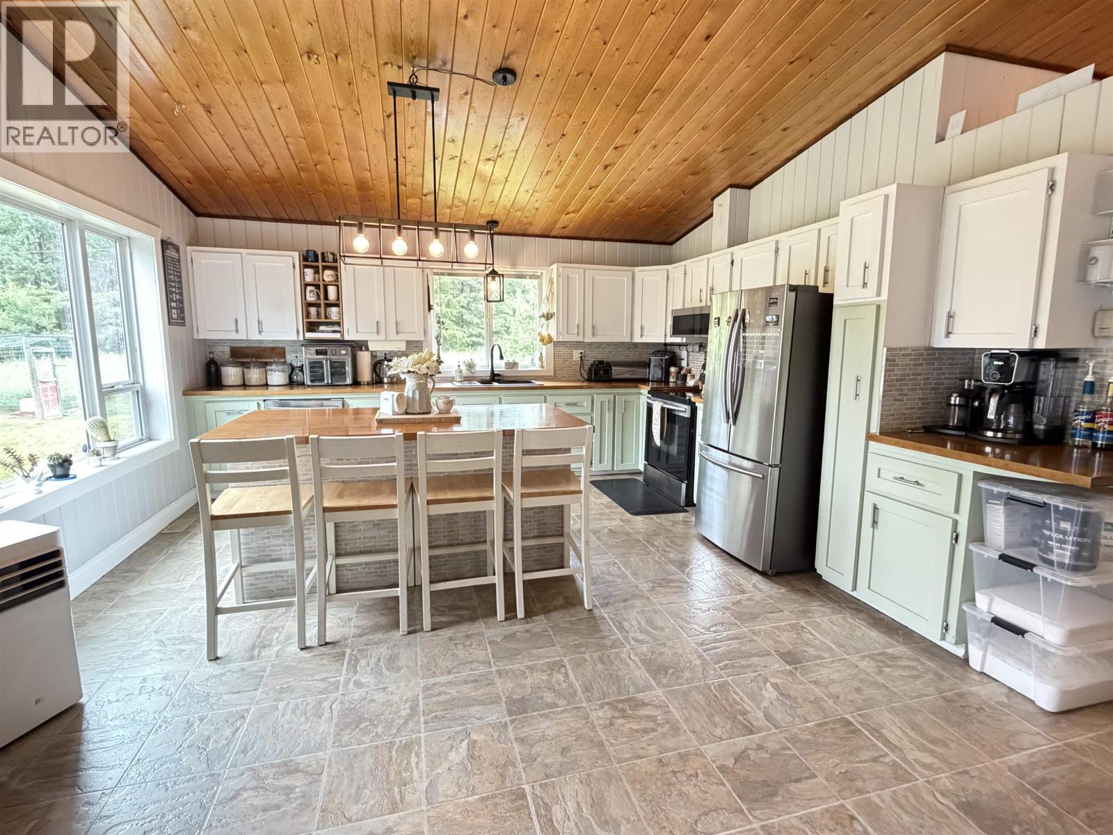 826 OAK STREET, Vanderhoof