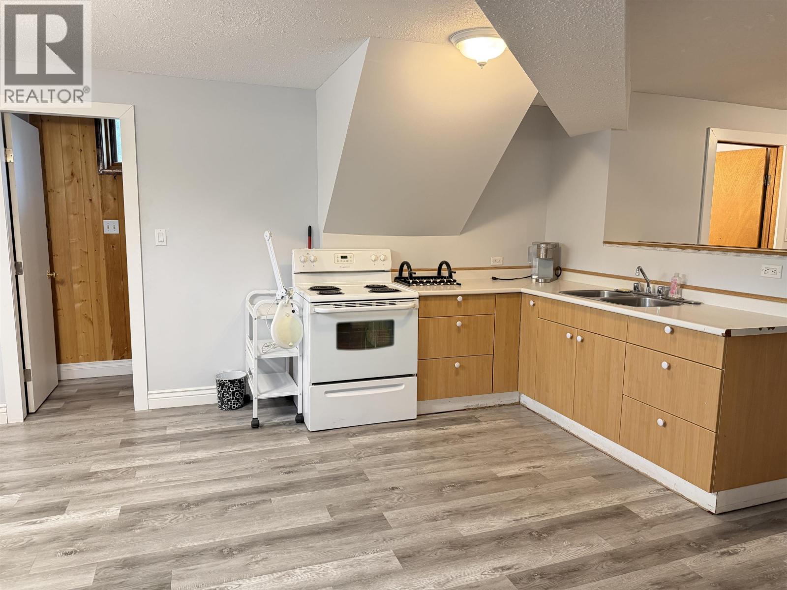 826 OAK STREET, Vanderhoof