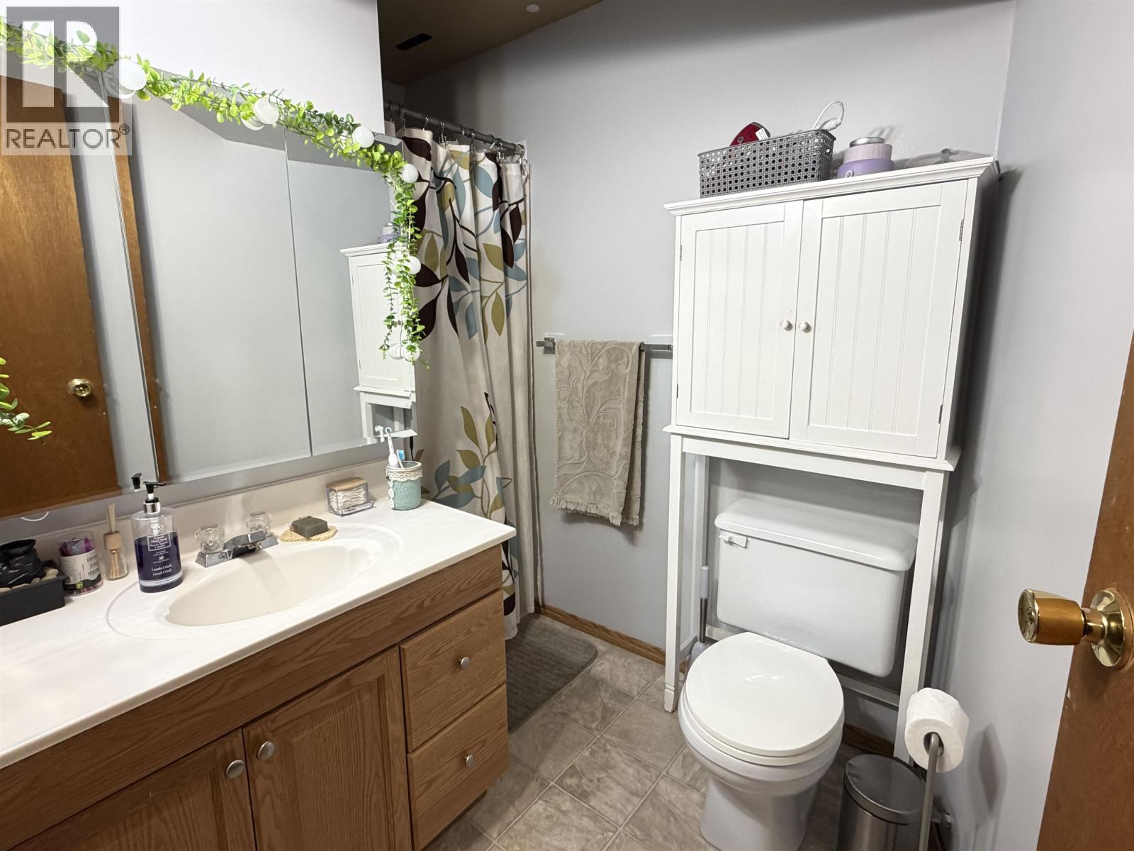 826 OAK STREET, Vanderhoof