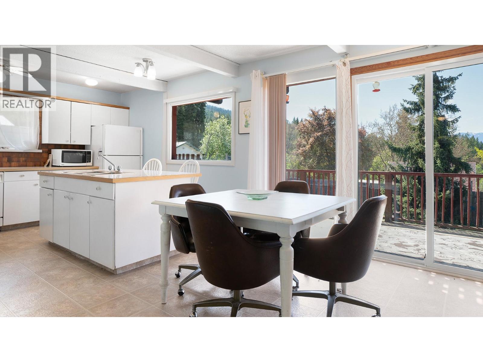 309 FOWLER Street - 8