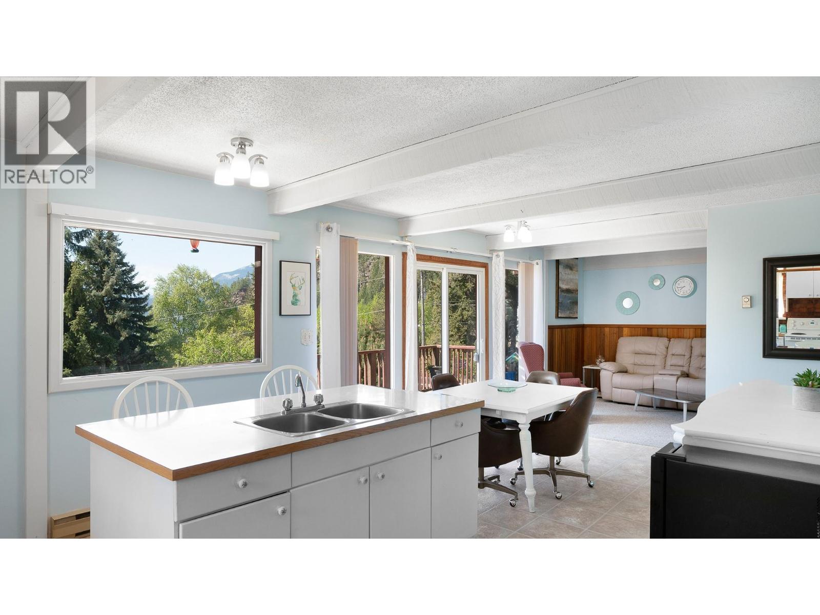309 FOWLER Street - 7